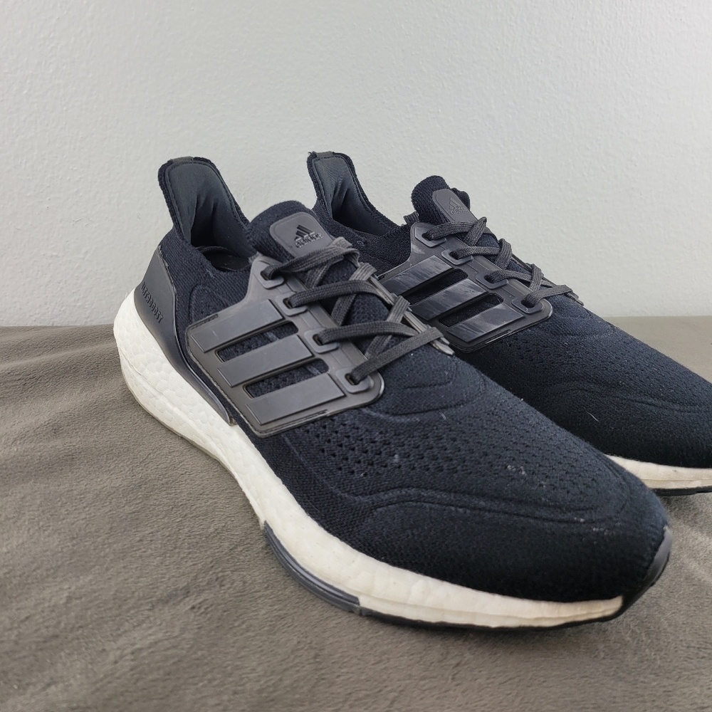 Adidas Womens Ultra Boost 21 FY0402 Black Running Shoes Sneakers Size 7.5